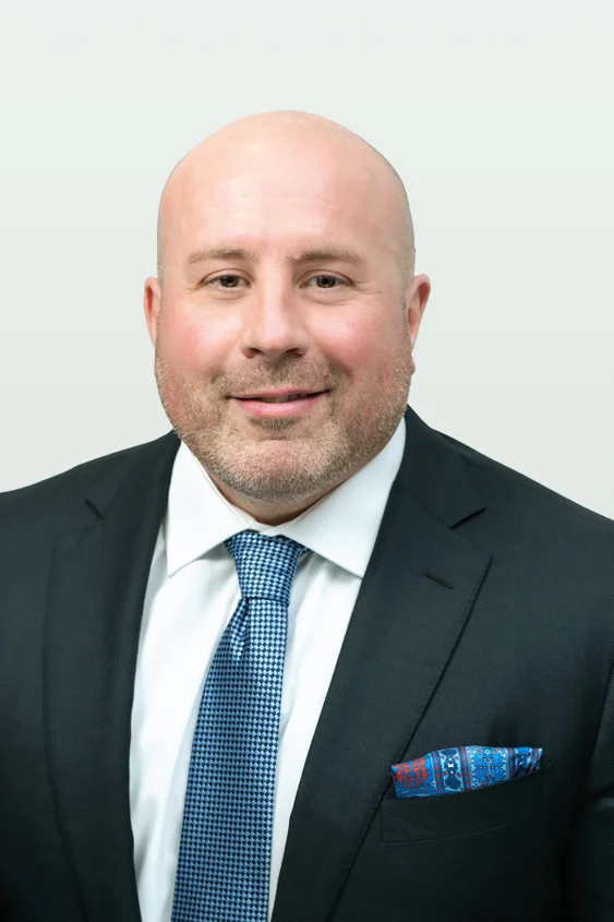 Matthew Spironello : Vice-président, construction